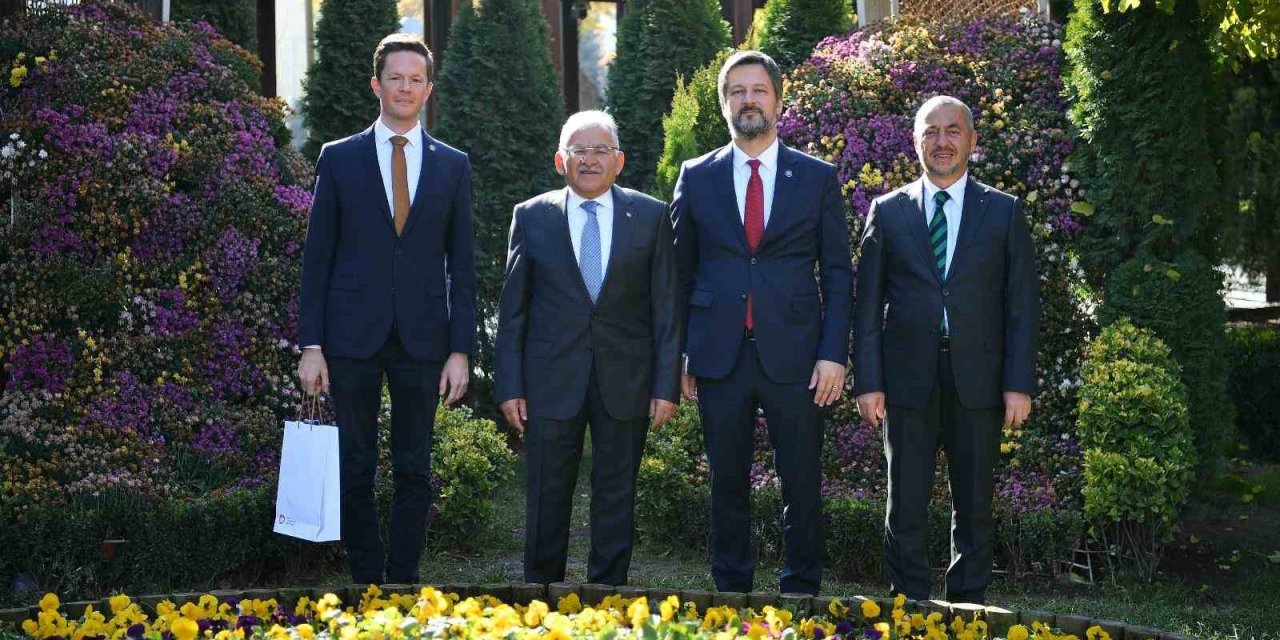 Başkan Büyükkılıç; Macaristan Büyükelçisi Matis Ve Fahri Konsolos Şahbaz’ı Ağırladı