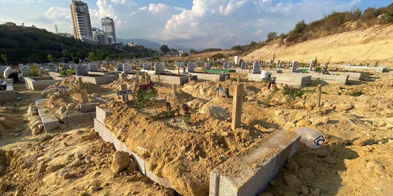 Arkadaşı Tarafından Öldürülen Kadın Toprağa Verildi