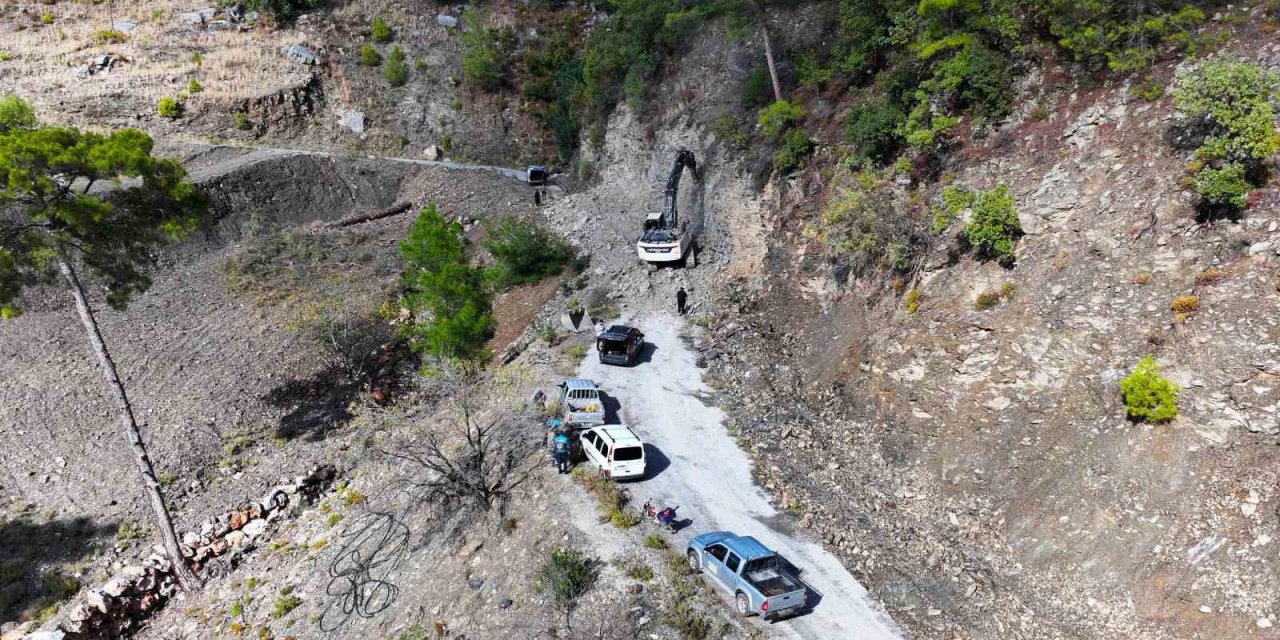 Alanya’da Heyelan Sonrası Kapanan Yolda Sona Gelindi