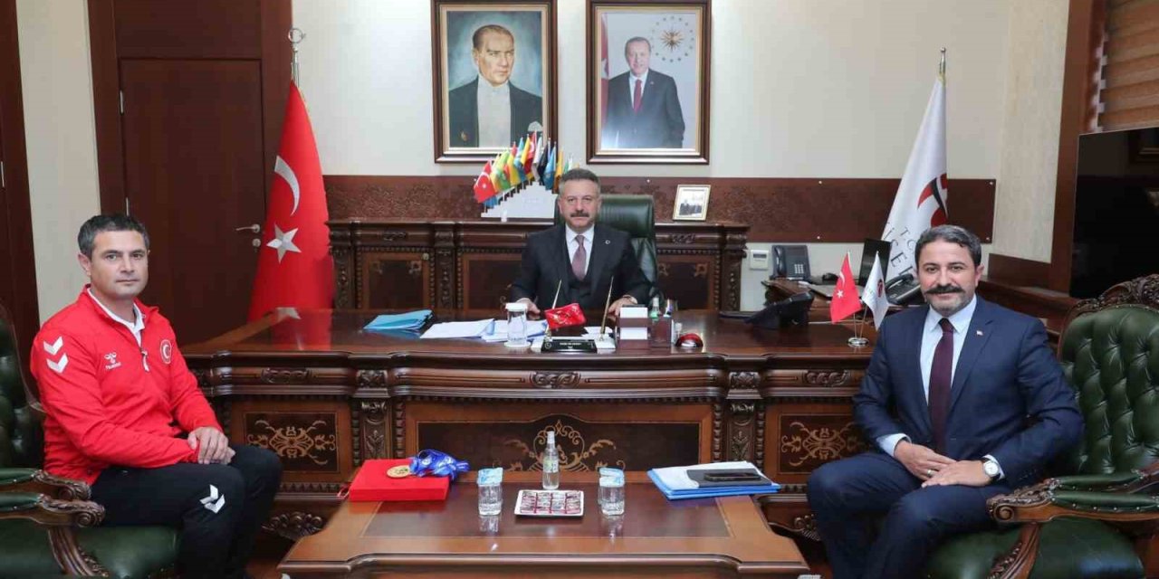 Dünya Şampiyonu Erkan Balk Vali Aksoy’u Ziyaret Etti