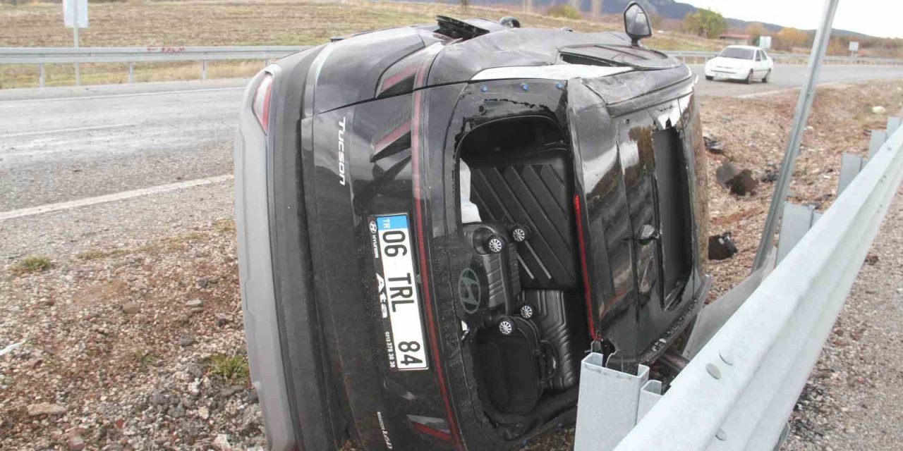 Konya’da Kontrolden Çıkan Cip Takla Atarak Karşı Şeride Geçti: 3 Yaralı