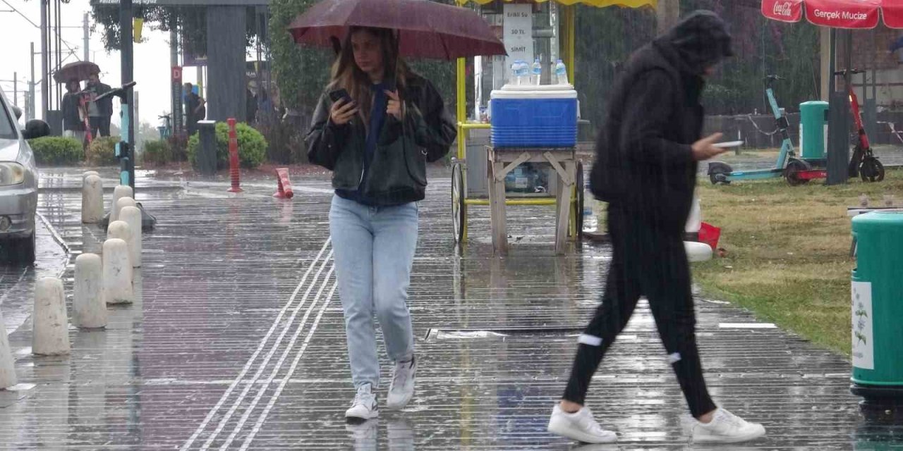 Antalya’da Turuncu Kod Uyarısı: 6 İlçede Taşımalı Eğitime Yarın Bir Gün Ara Verildi