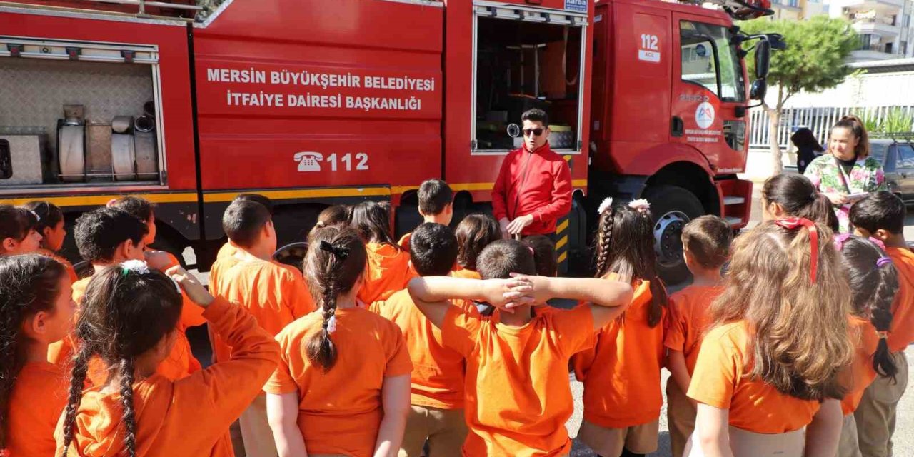Mersin İtfaiye Teşkilatı Öğrencileri Ağırladı