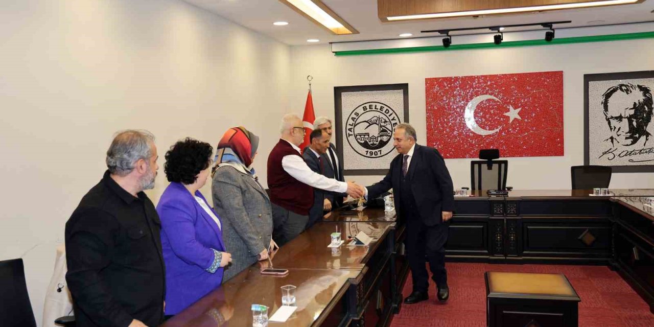 Talaslı Öğretmenlerden Başkan Yalçın’a Öğretmenler Günü Ziyareti
