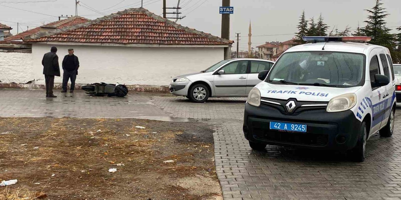 Konya’da Otomobil Elektrikli Bisiklet İle Çarpıştı: 1 Yaralı