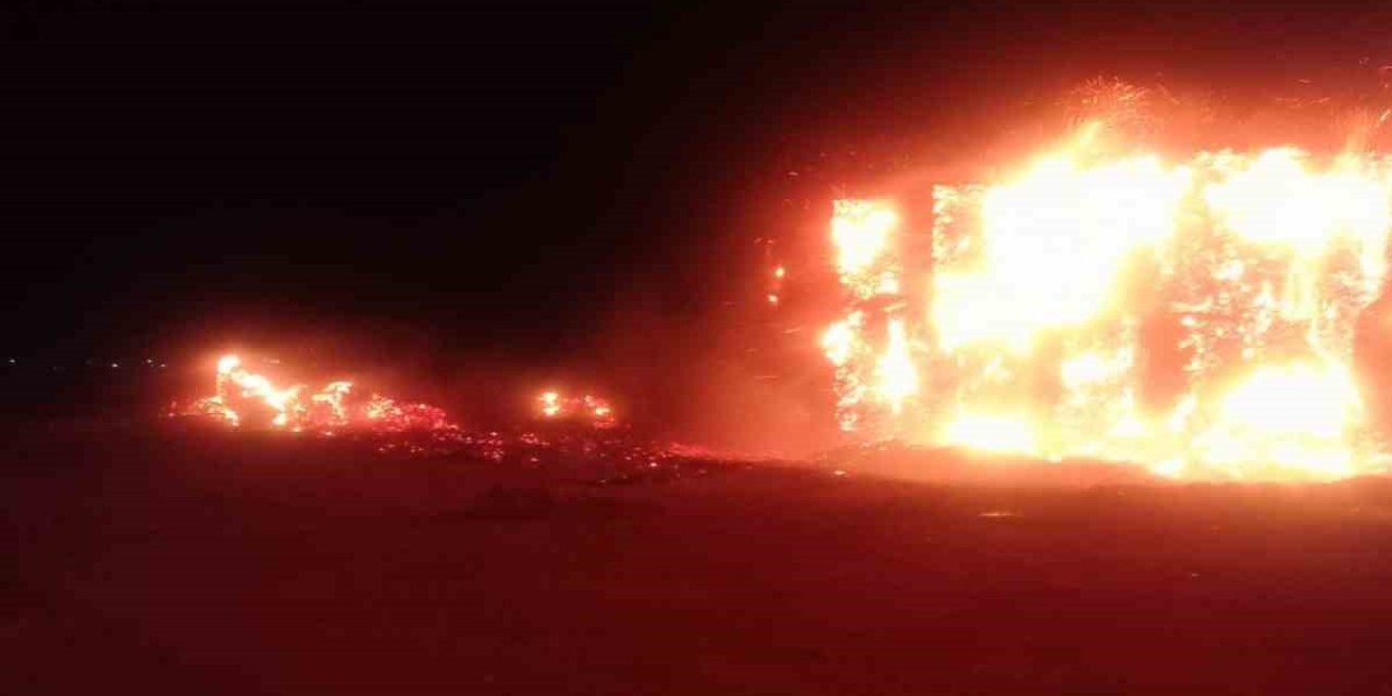 Karapınar’da 2 Bin Ton Mısır Sapı Balyası Kül Oldu