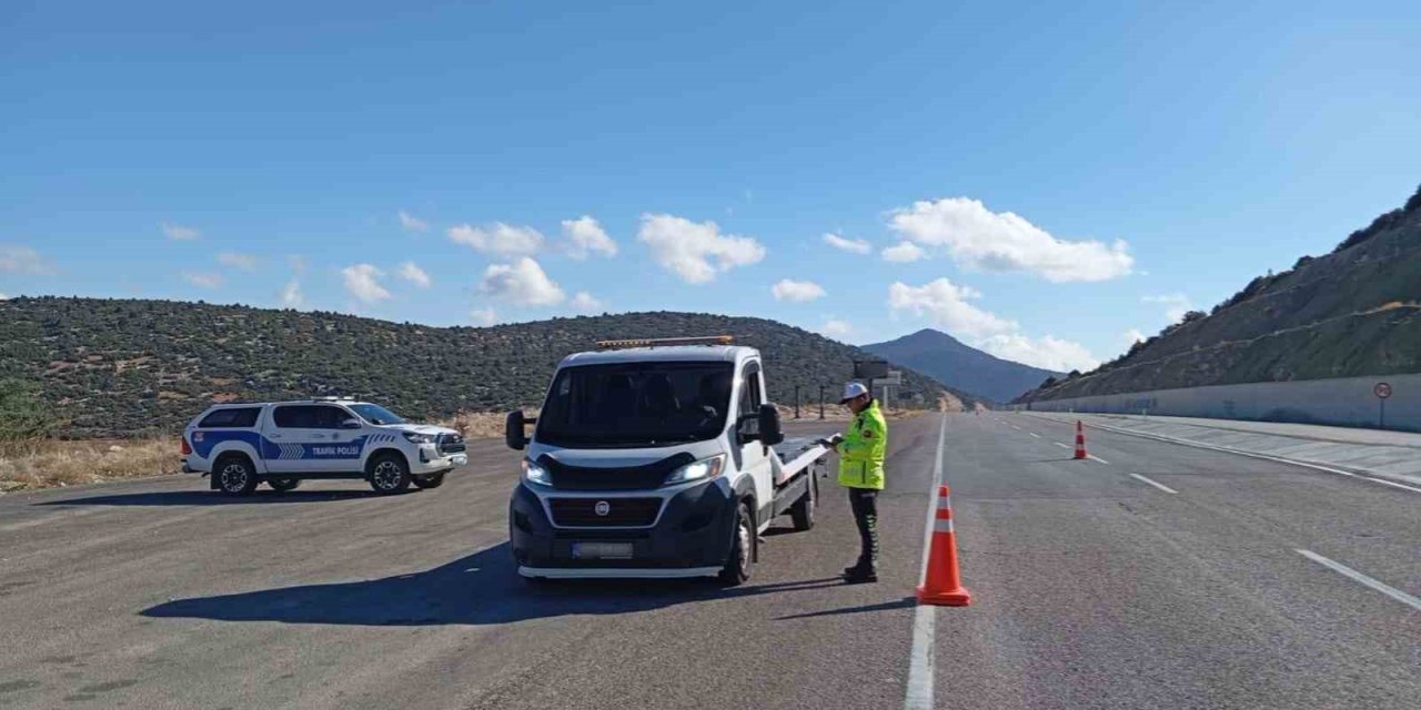 Antalya’da 1 Haftada 16 Bin Araç Sürücüsüne Ceza Uygulandı