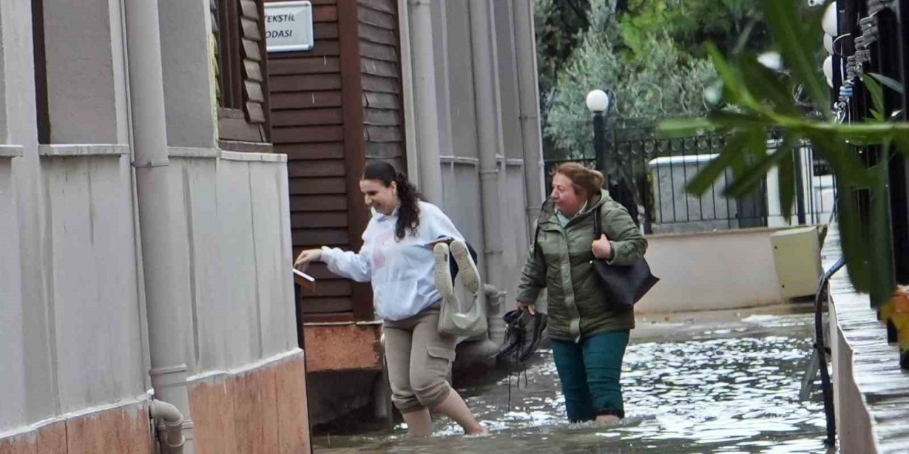 Antalya’da Ünlü Turizm Merkezi Sular Altında