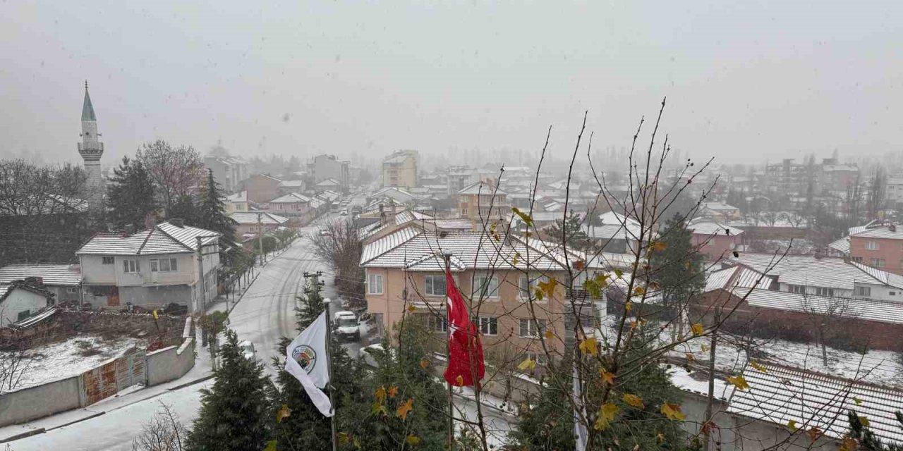 Eskişehir’de Kış Mevsiminin İlk Kar Yağışı Başladı