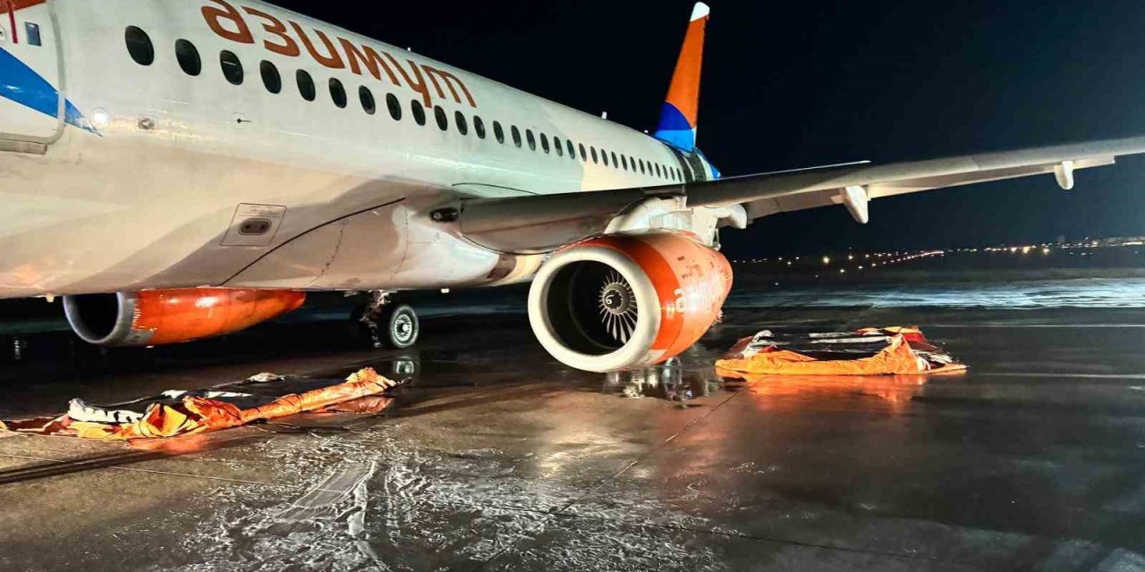 Antalya’da İniş Sırasında Motoru Yanan Yolcu Uçağına Rekor Sürede Müdahale