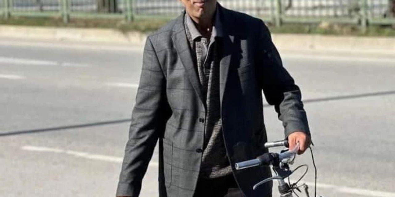 Bisikletiyle Yaptığı Mitinglerle Tanınan Bağımsız Adayın Ağır Yaralandığı Feci Kaza Kamerada