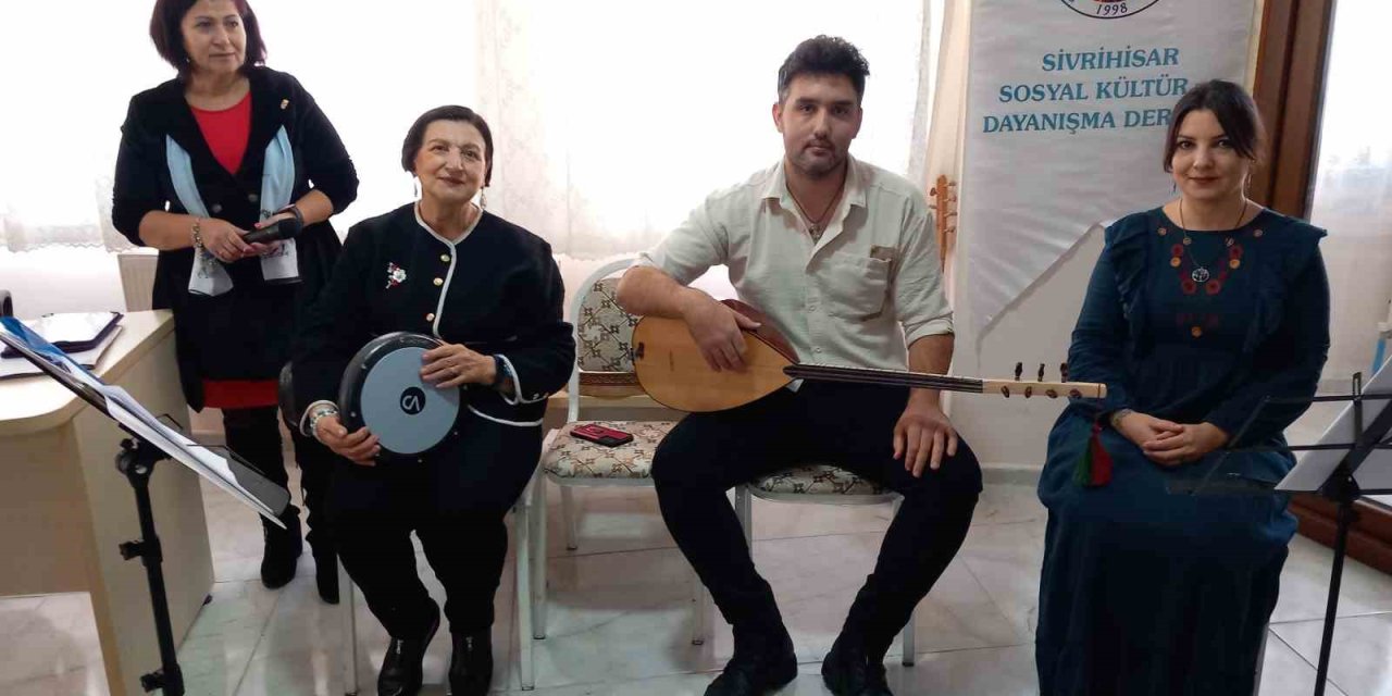 Eskişehir’de Yaşayan Sivrihisarlı Öğretmenler ’öğretmenler Günü’nü Birlikte Kutladılar