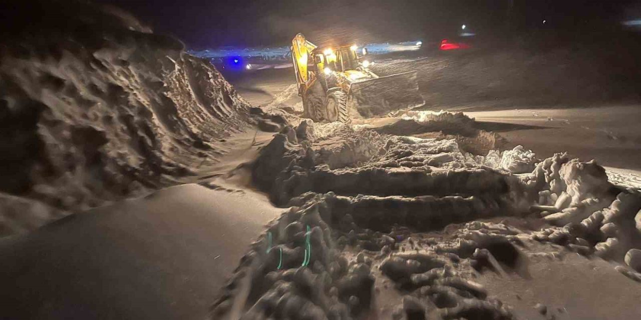 Mahsur Kalan Vatandaşı Ekipler Hastaneye Yetiştirdi