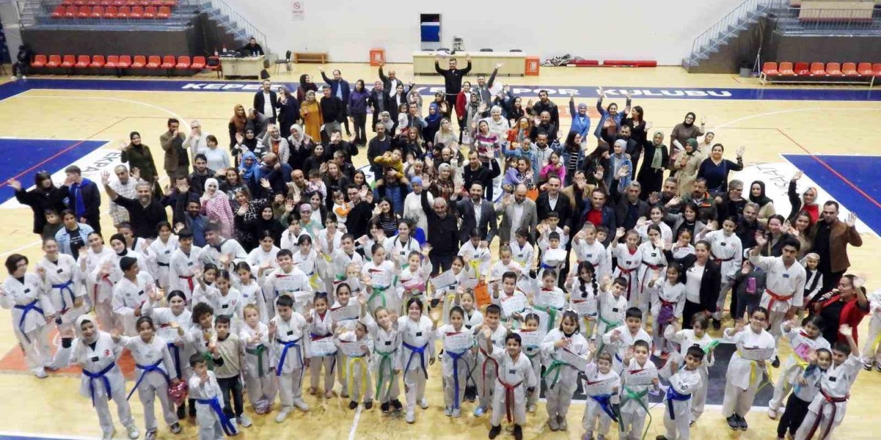 Kepezli Tekvandocuların Üst Kuşak Sevinci