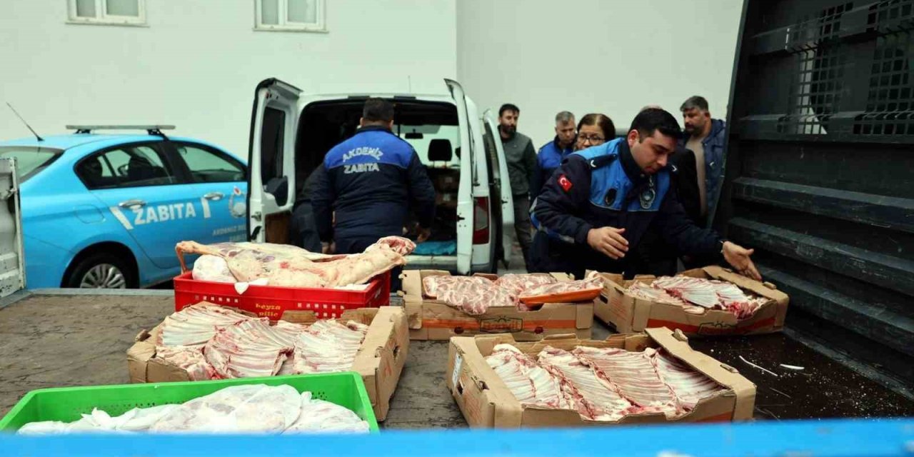 Mersin’de Sağlık Şartlarına Aykırı Taşınan 235 Kilo Et Ele Geçirildi