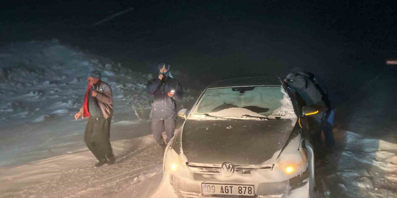 Mersin’de Tipi Nedeniyle Mahsur Kalan 4 Kişi Kurtarıldı