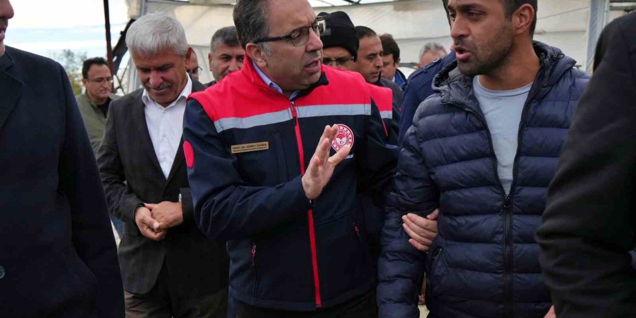 Antalya’da Sel Ve Hortum 4 Bin 500 Dekarlık Tarım Alanında Zarara Yol Açtı