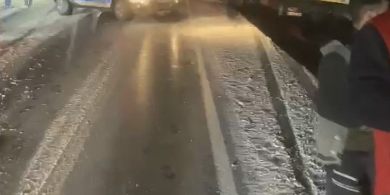 Kayseri’de Tır Ve Otomobil Çarpıştı: 2 Kilometrelik Kuyruk Oluştu