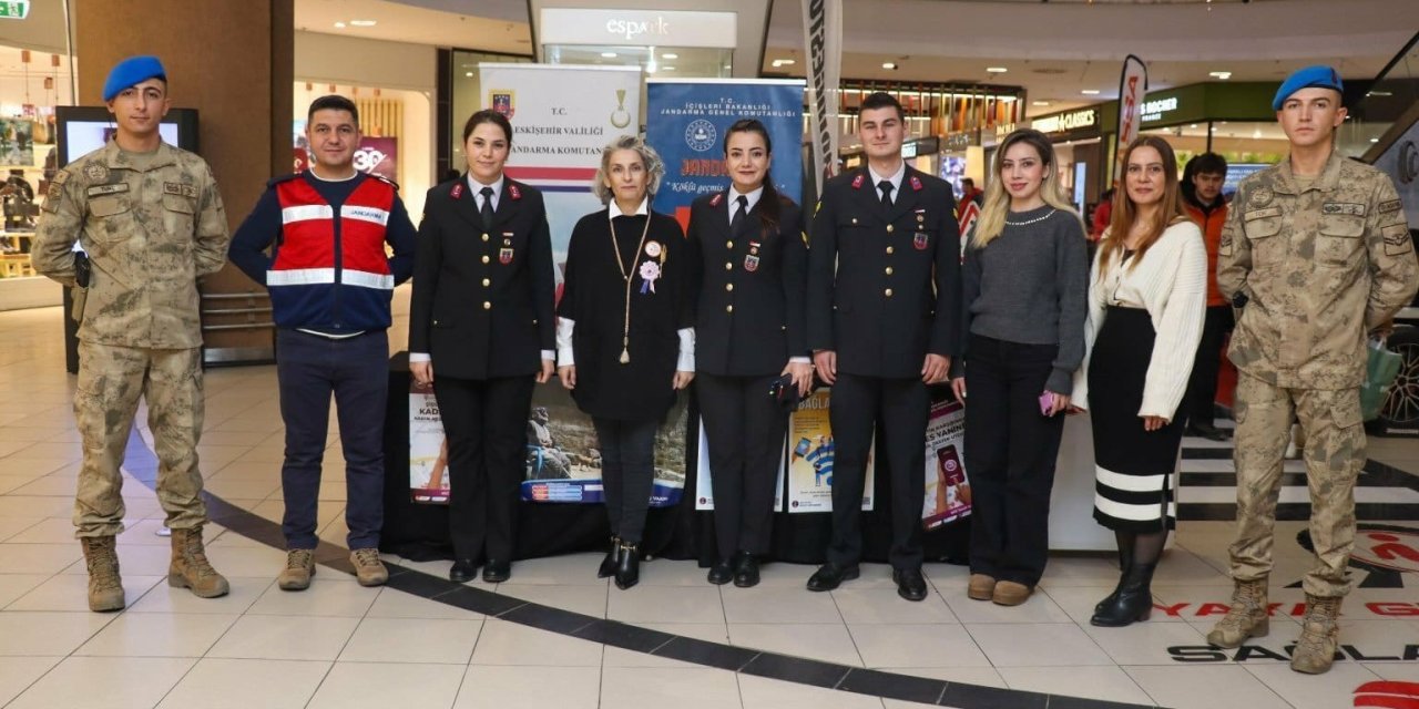 Jandarma Ekipleri ’kadına El Kal-ka-maz!’ Sloganını Anlattı