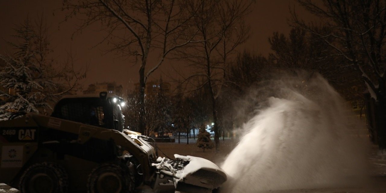Başkan Çolakbayrakdar, “kar, Şehrimize Bereket Getirirken, Ulaşım Güvenliği İçin De Gece Gündüz Çalışıyoruz”