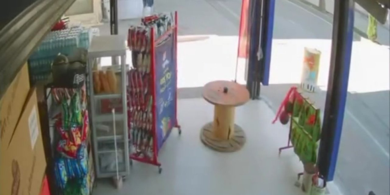 Kuvvetli Rüzgar Markette Stanttaki Ürünü Böyle  Sürükledi