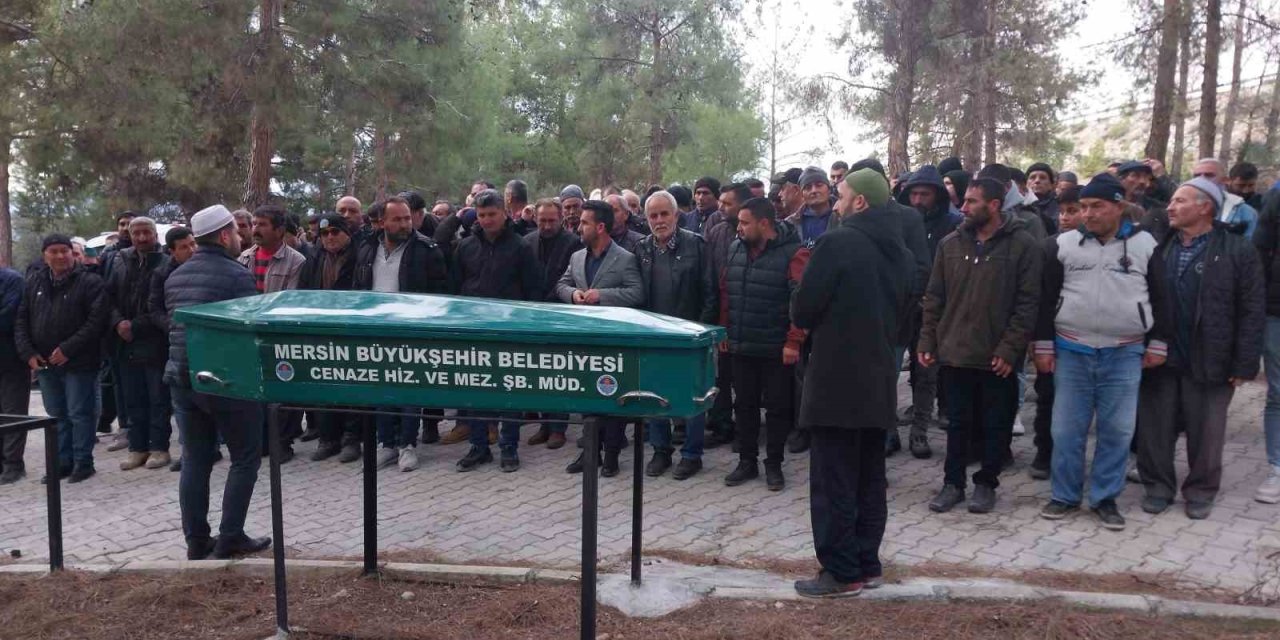 Tipi De Donarak Ölen Genç Çoban Toprağa Verildi