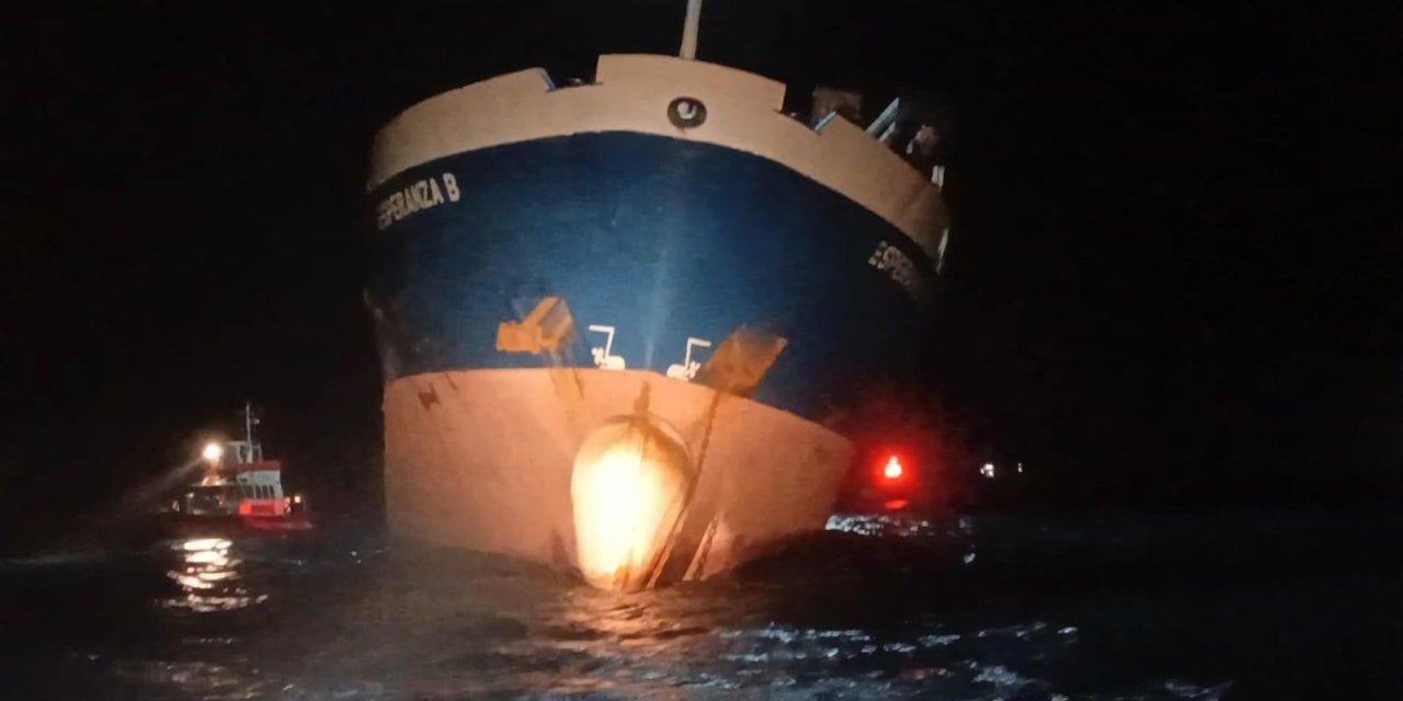 Doğu Akdeniz’de Yan Yatan Gemideki 7 Personel Tahliye Edildi