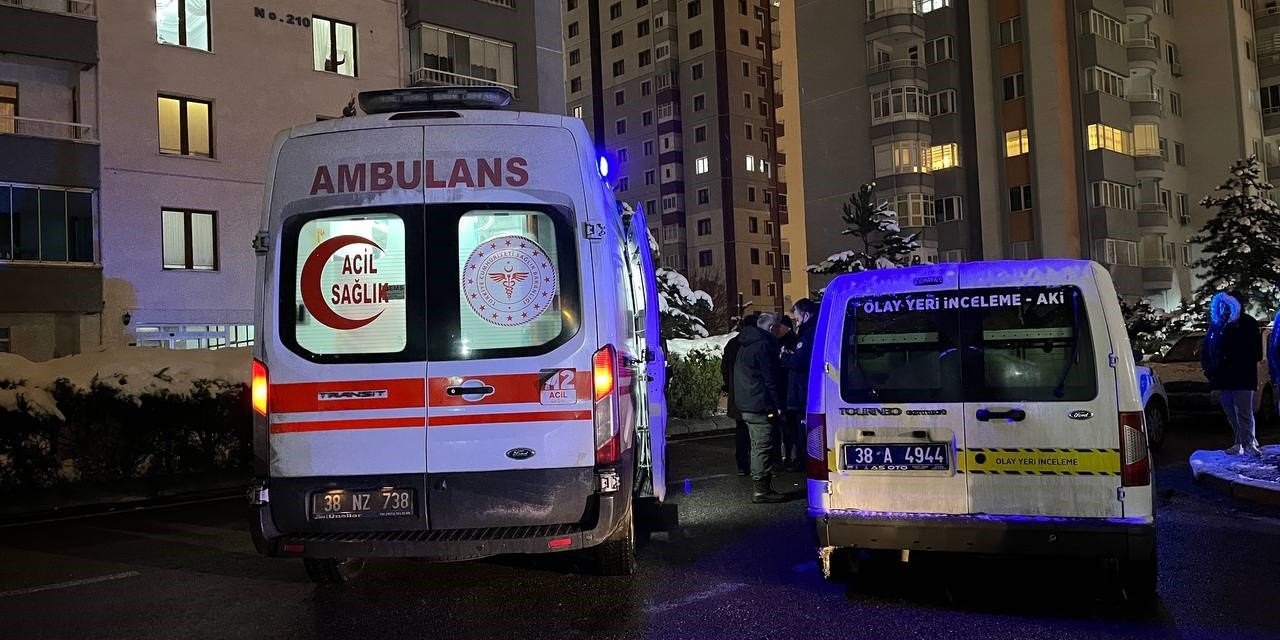 Komşuların Kavgası Kanlı Bitti: 2 Yaralı