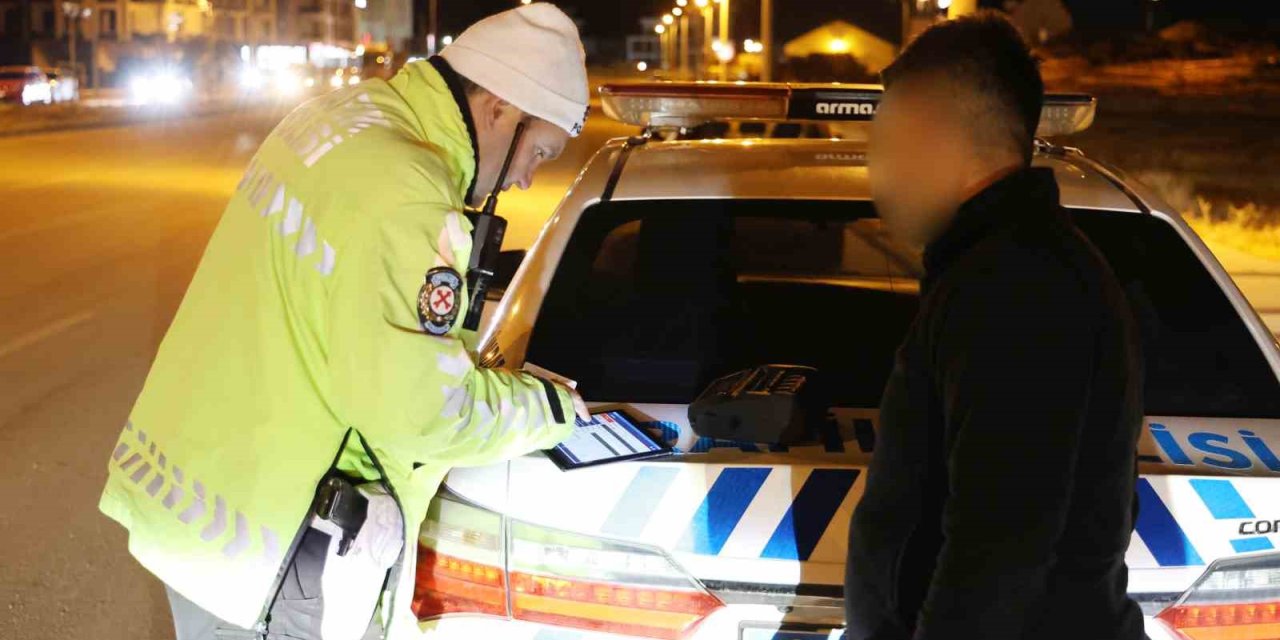 2. Kez Muayenesiz Yakalanan Araca 3 Bin 135 Lira Ceza Kesildi
