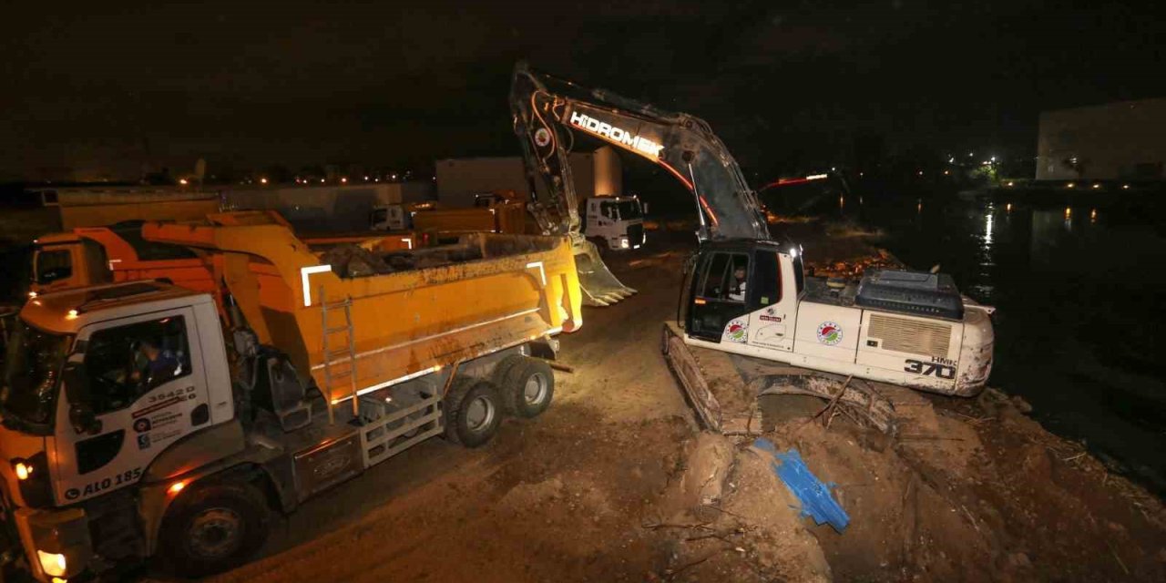 Kepez’den Düden Çayı’na Dolgu Operasyonu