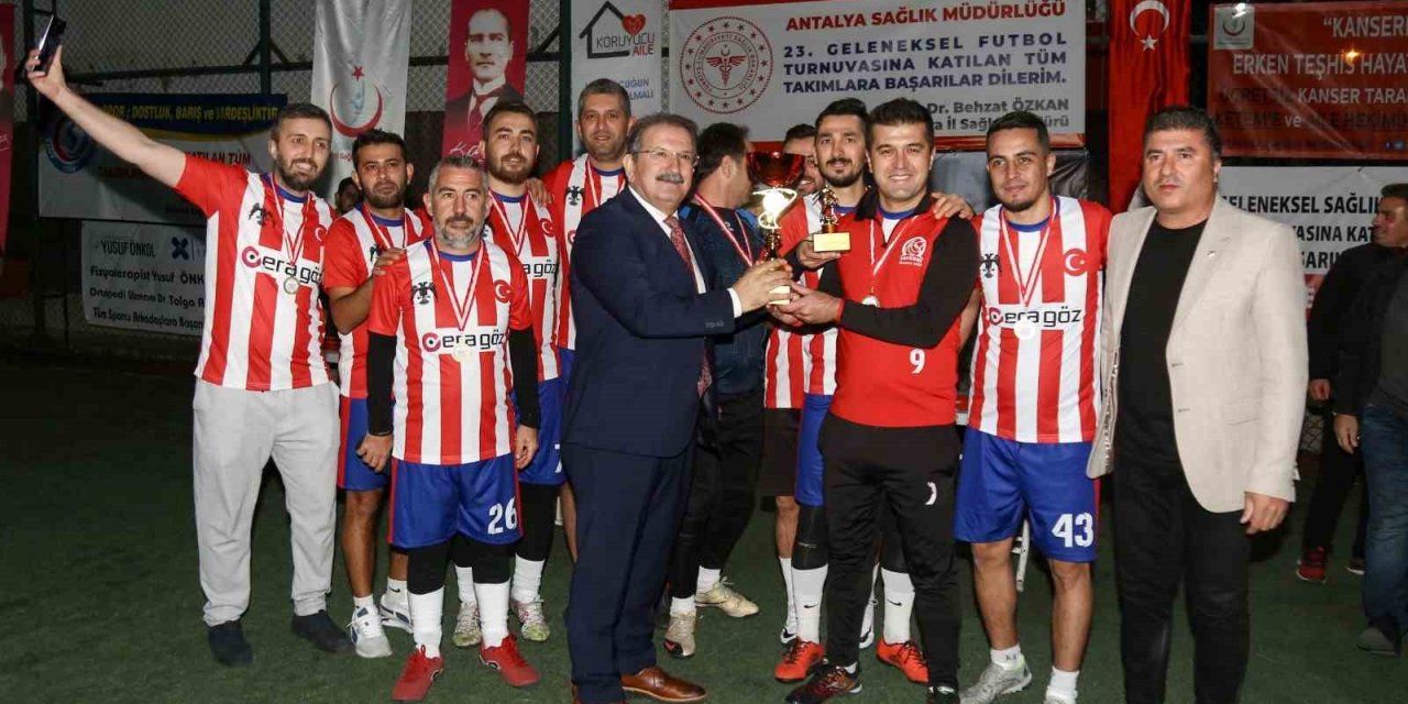 ’sağlık İçin Sahadayız’ Turnuvasının Galibi Tıp Fakültesi Oldu