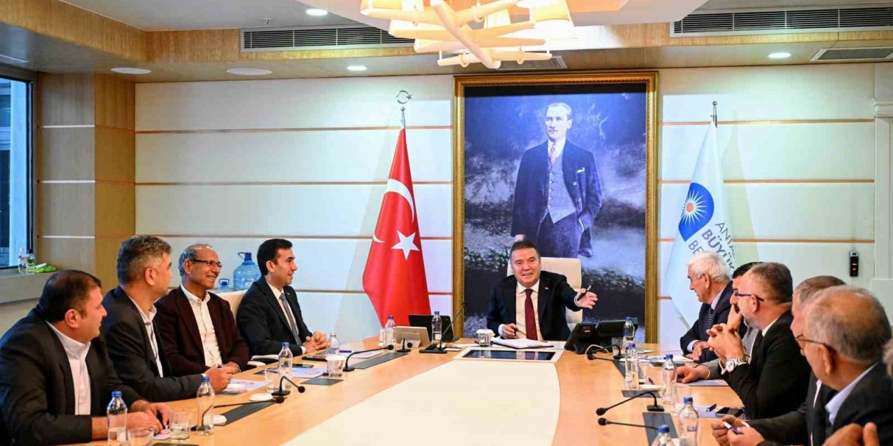 Başkan Böcek: “913 Mahalle Muhtarıyla Uyum İçinde Güzel Bir Çalışma Dönemi Geçireceğiz"