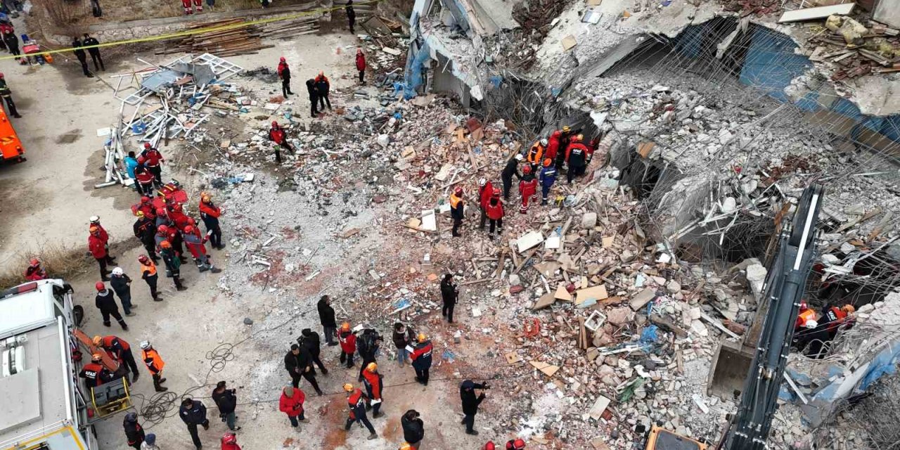 Eskişehir’de 6,5 Büyüklüğünde Deprem İçin Gerçeği Aratmayan Tatbikat