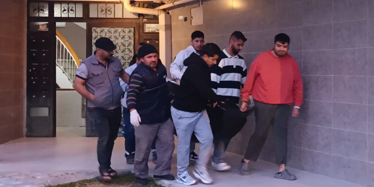 Kıskançlık Krizine Giren Koca, Karısını Tabancayla Vurarak Öldürdü