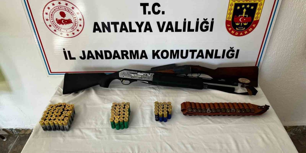 Antalya’da 29 Aranma Ve 84 Yıl Ceza İle Aranan Kişi Yakalandı