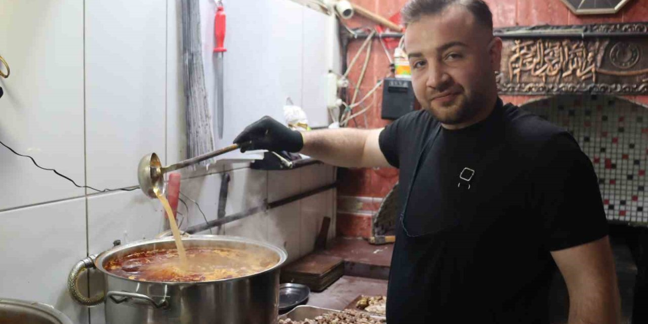 13 Saatte Pişen Kelle Paça Şifa Dağıtıyor