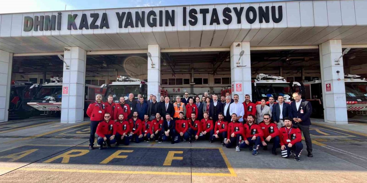 Antalya Havalimanındaki  Uçak Kazasına Müdahale Eden Arrf Ekibi Ödüllendirildi