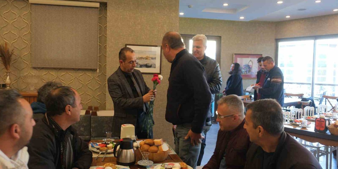 Kemer Belediyesi’nden Şoförlere Kahvaltı