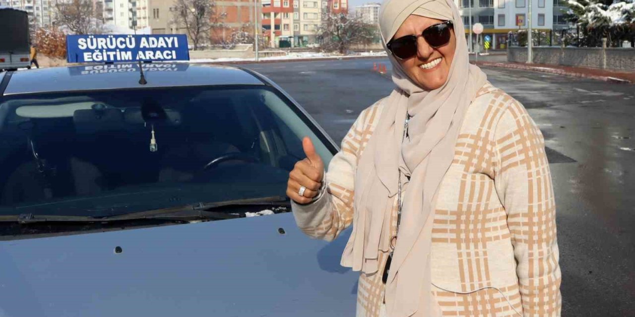 Sürücülere Uyarı: "karlı Ve Buzlu Havalarda Ani Hareketlerden Kaçının"