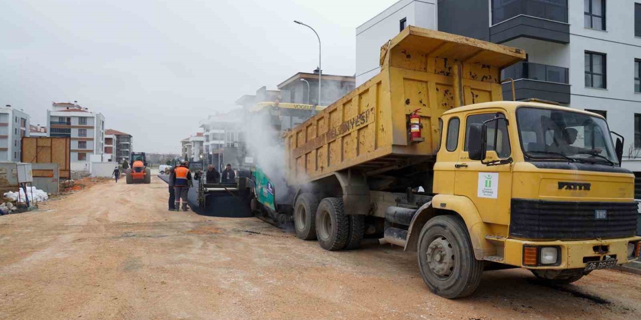 Tepebaşı’nda Üstyapı Çalışmaları Sürüyor