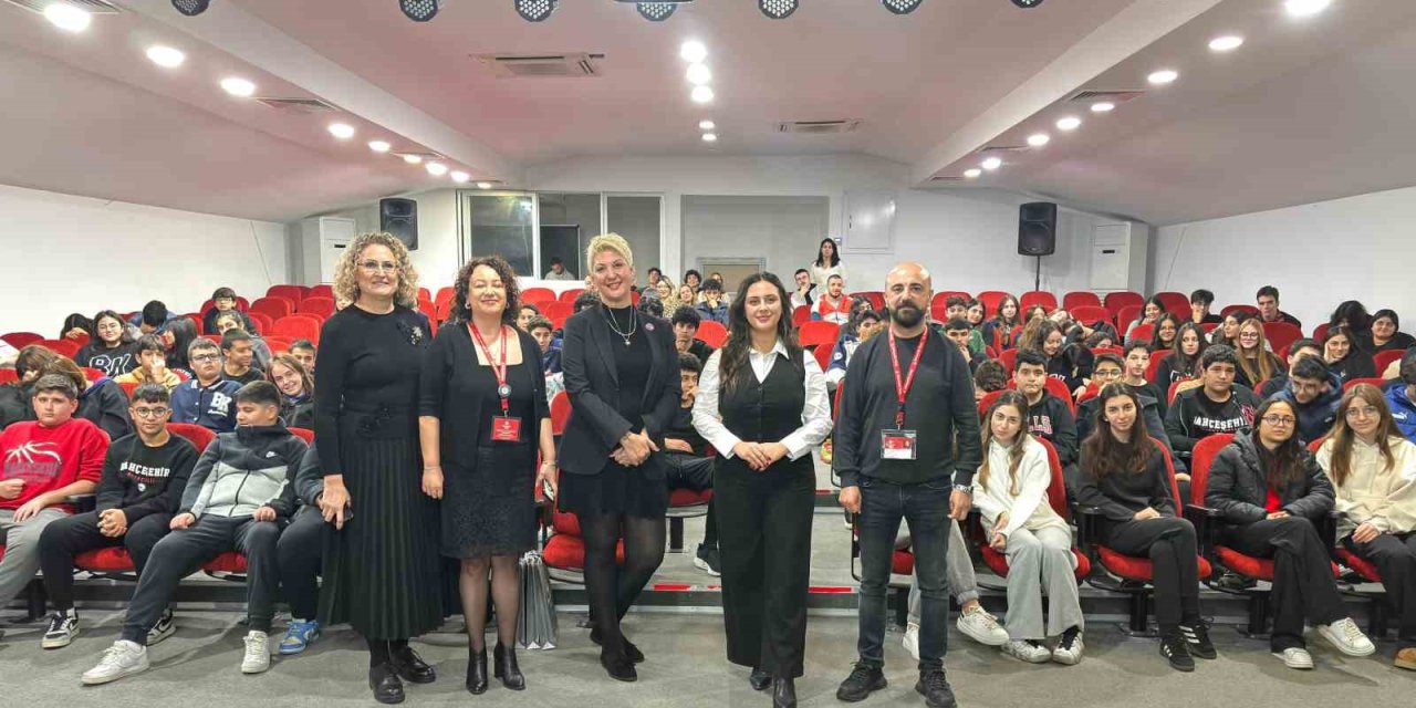 Kariyer Merkezi, Öğrencilerle Buluştu