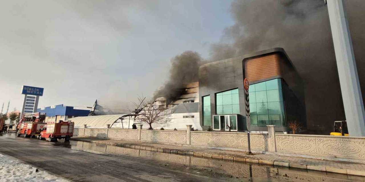 Mobilya Fabrikasında Büyük Yangın