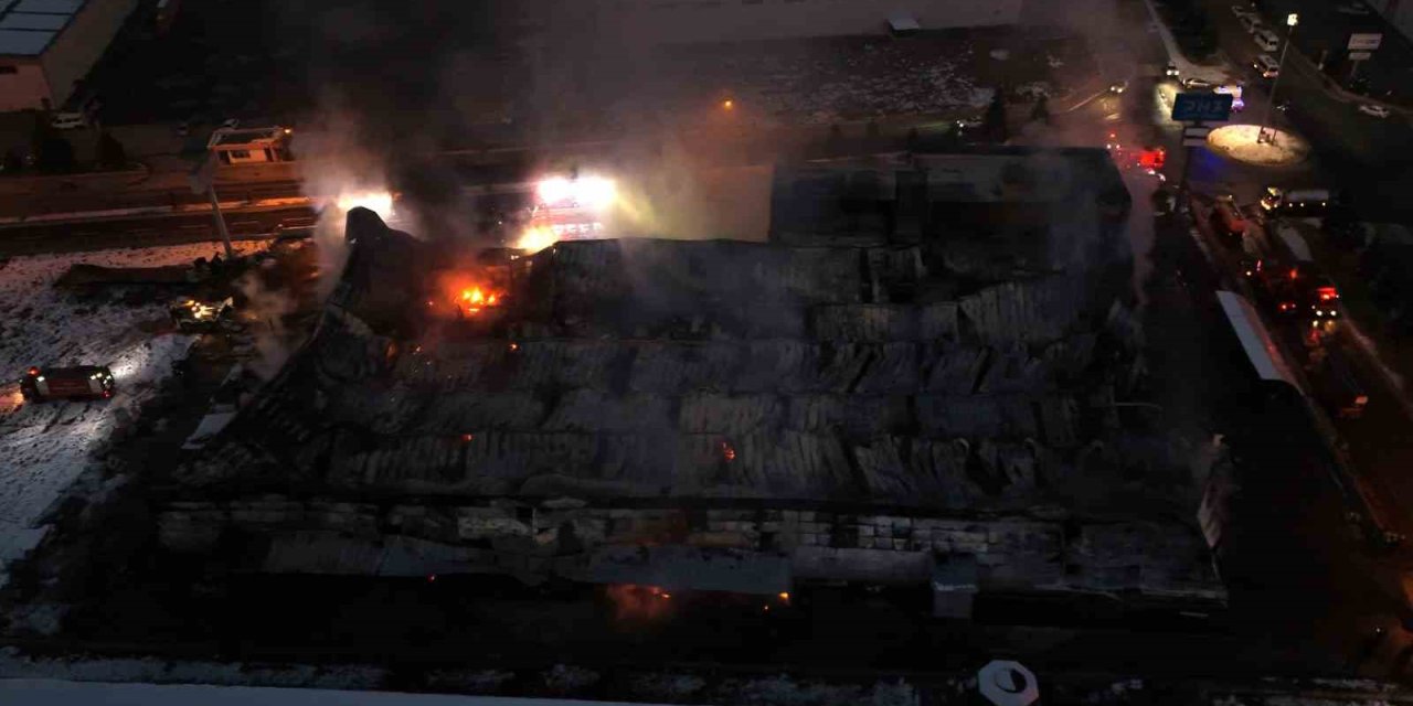 Kayseri’de Fabrika Yangınındaki Hasar Havadan Görüntülendi