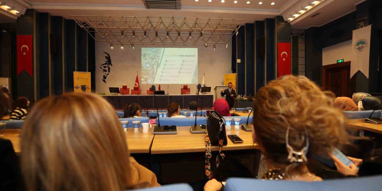 Öğretmenlere ’akıllı Şehir Ve Gelecek’ Anlatıldı