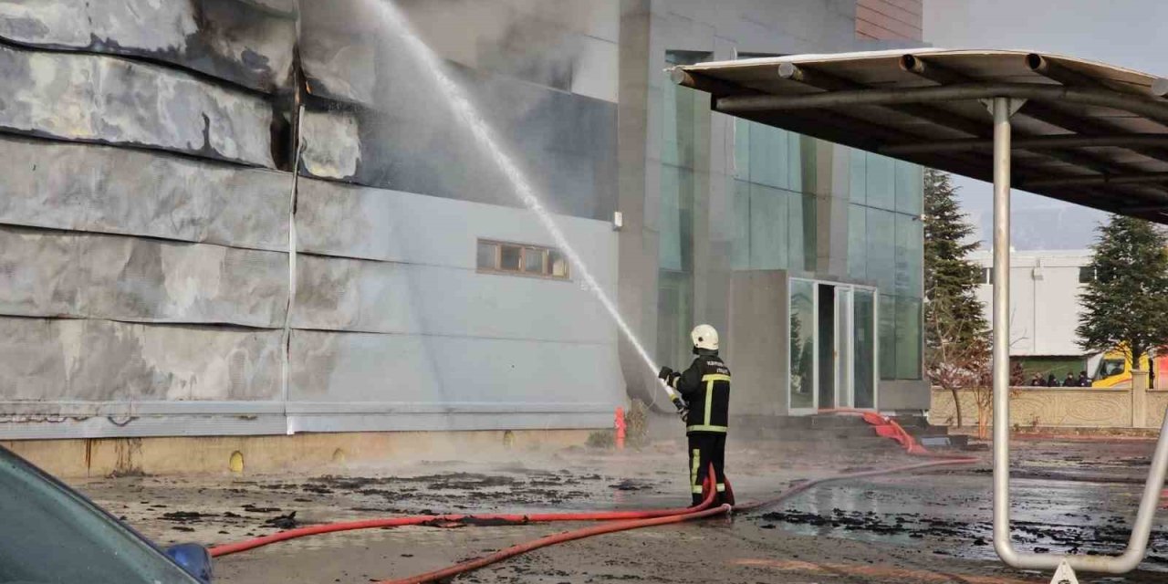 3 İşçinin Öldüğü Fabrika Yangınında 5 Şahıs Adliyeye Sevk Edildi