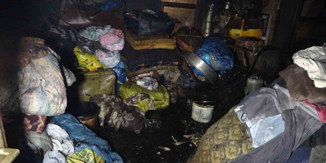 Alanya’da Yangın Müstakil Evi Küle Çevirdi