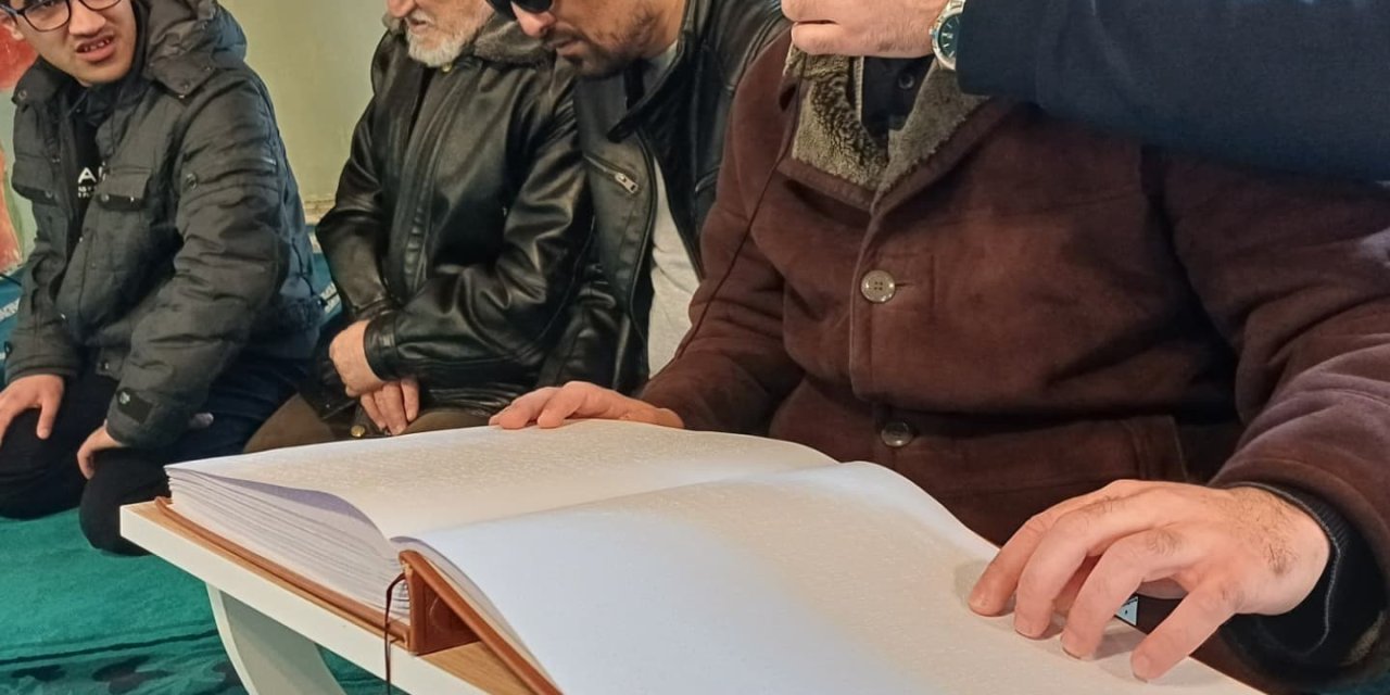 Görme Engelliler Braille Alfabesiyle Kur’an Okudu, İşitme Engelliler İşaret Diliyle Hadis Sundu