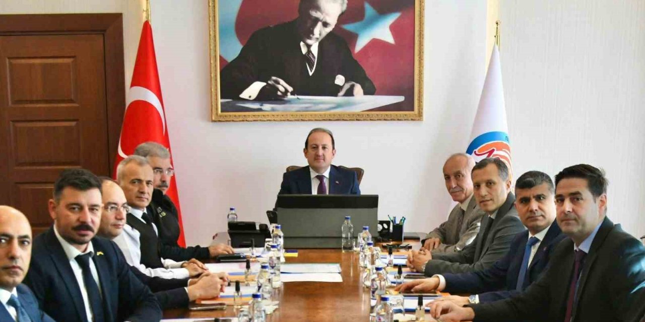 Kış Tedbirleri Koordinasyon Toplantısı Vali Pehlivan Başkanlığında Yapıldı