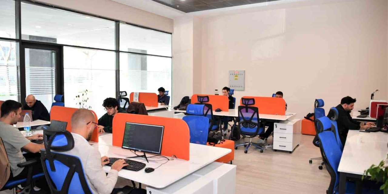 Konyaaltı’nda Kuluçka Merkezi’nden Girişimcilere Destek