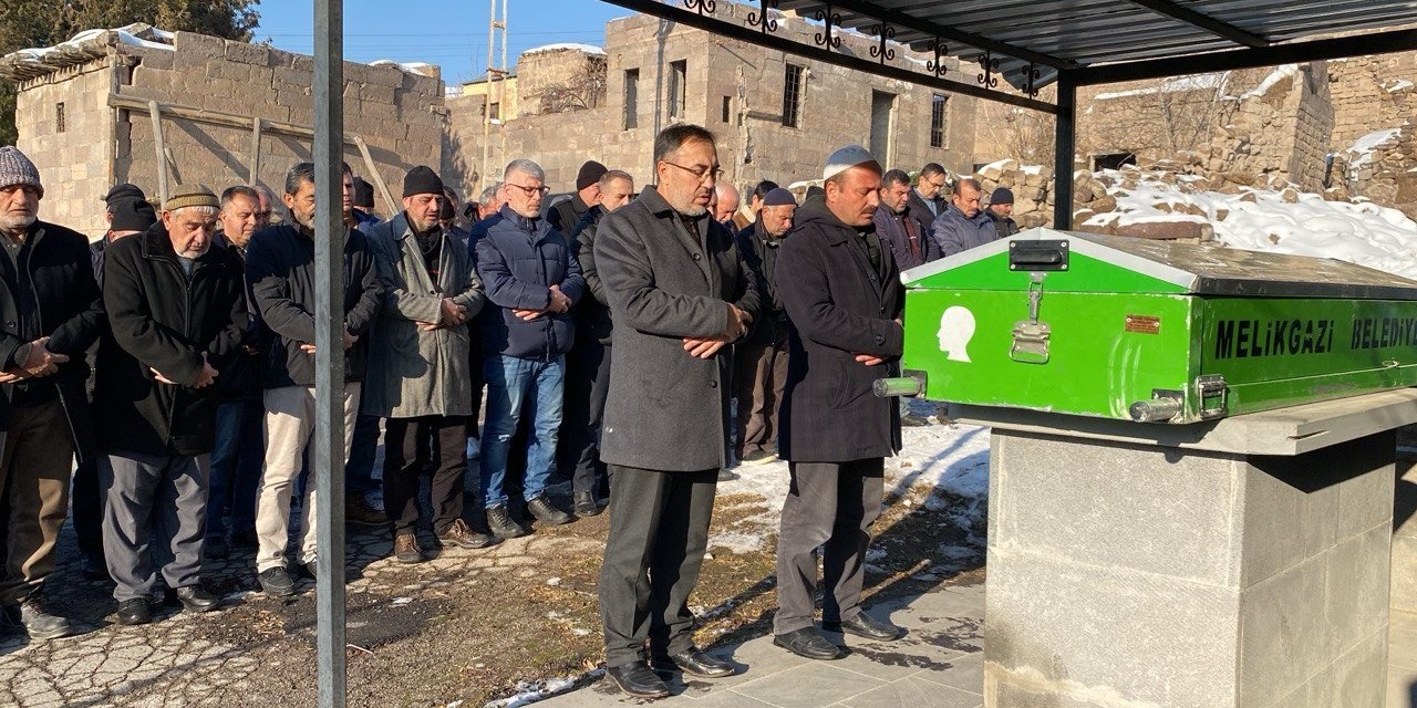 Fabrika Yangınında Hayatını Kaybeden İşçi Son Yolculuğuna Uğurlandı